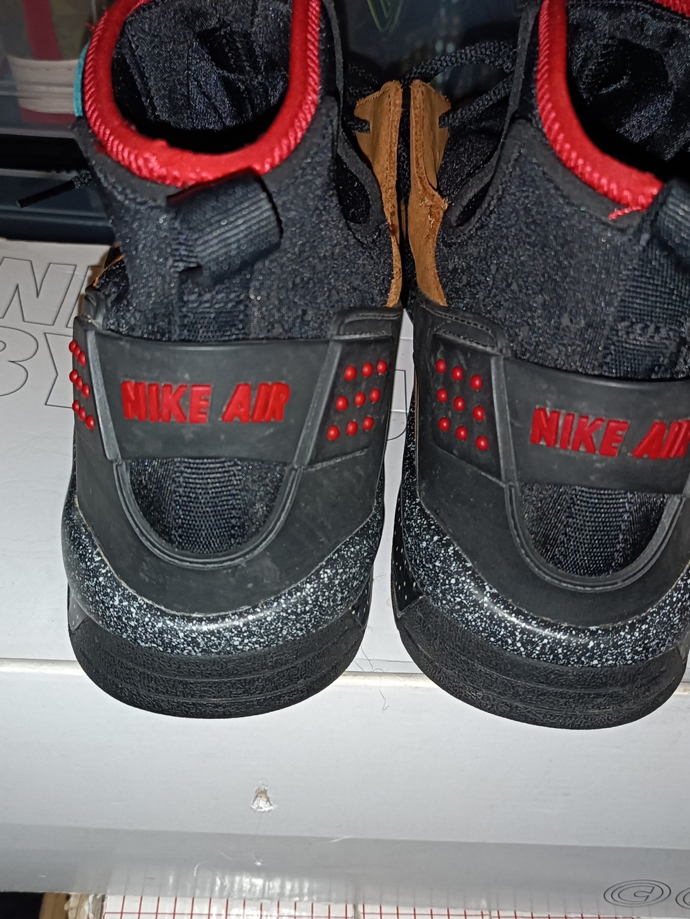 Nike Huaraches Moabb Men's Black/Tan Athletic Sneakers - Picture 4 of 4